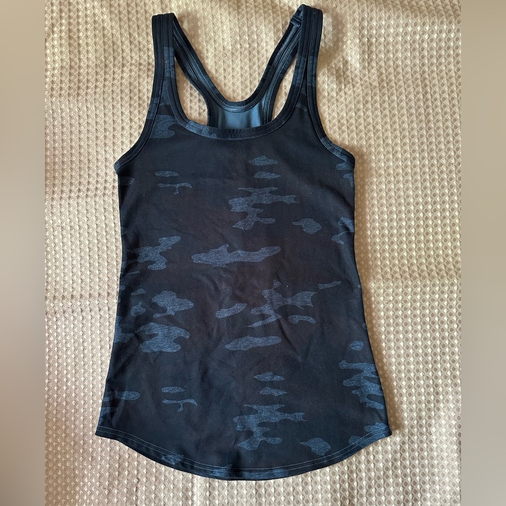 Lululemon Athletica Navy Tank Top A-line camo 4 EUC